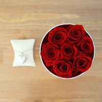 7 Bright Red Roses with Silver Necklace Home Gifts Leleyat Fleur