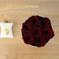 7 Deep Red Roses with Gold Necklace Home Gifts Leleyat Fleur