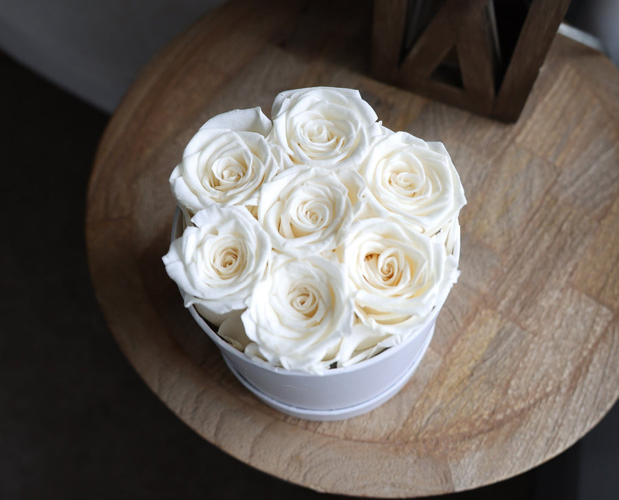 Leleyat Flower Box - 7 Forever White Roses Preserved and Lightly Scented with Natural Rose Oil - Flowers Bouquet Gift Box Contain Real Roses that Last a Year - Roses in a Box For Every Occasion Home Gifts Leleyat Fleur 